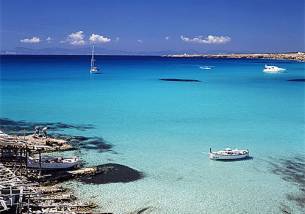 L'acqua cristallina di Cala Saona